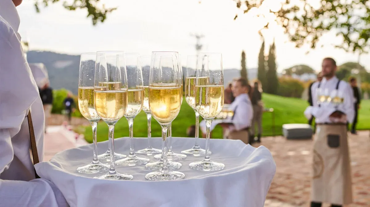 glasses of champagne